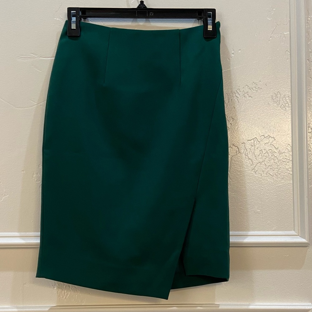 White House Black Market green 00 skirt